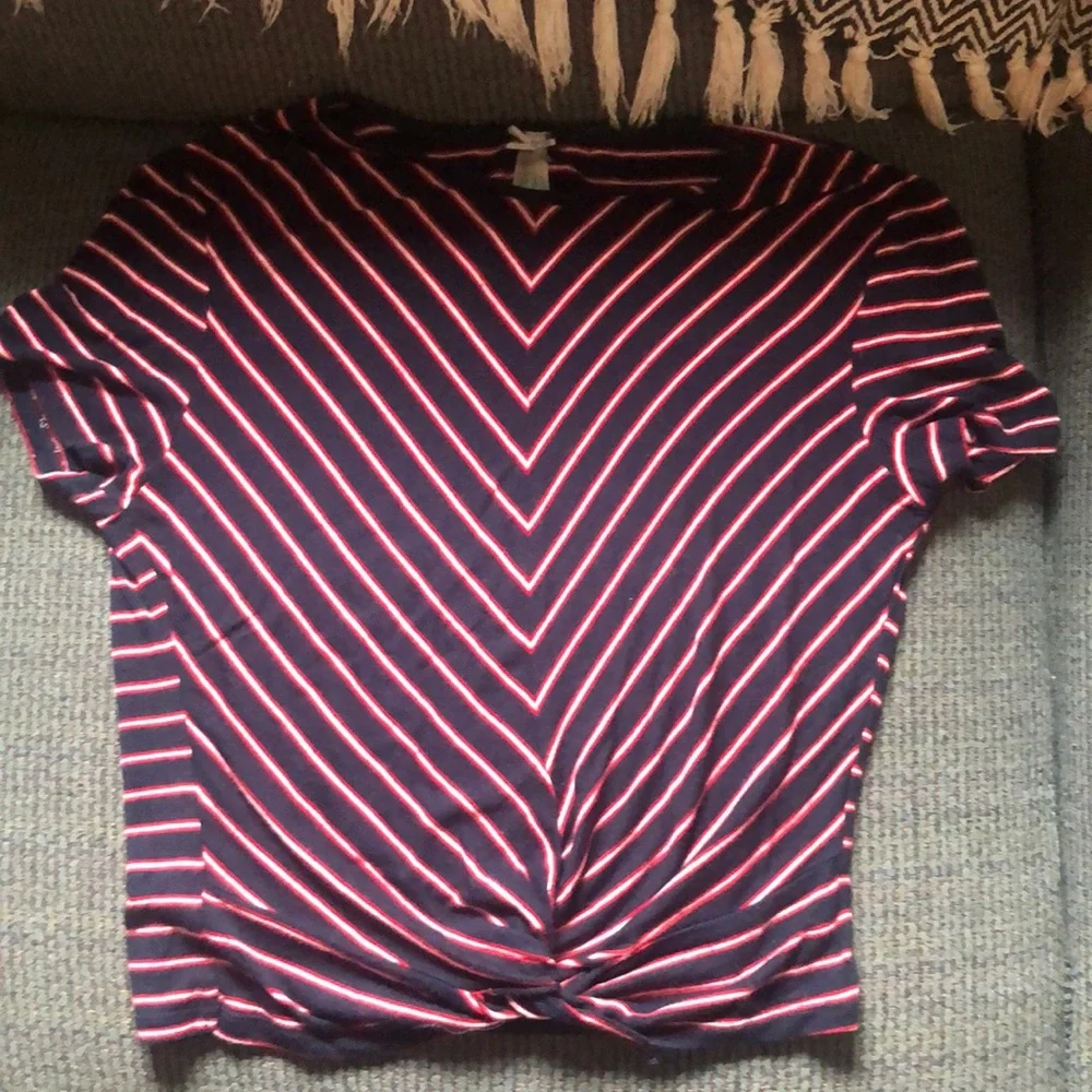 Crop top - Picture 2 of 4